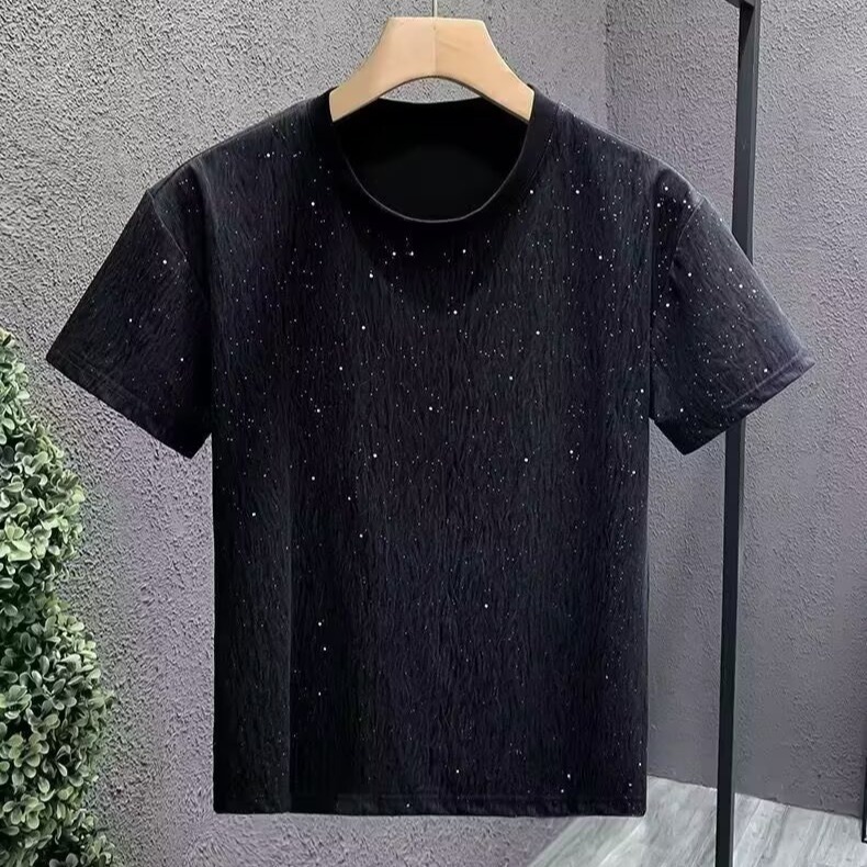 黑色